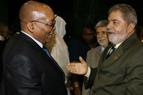 Presidente Lula e o presidente da África do Sul, Jacob Zuma, durante cerimônia de abertura da XIII Assembléia da União Africana (Foto: Foto: Ricardo Stuckert/PR)
